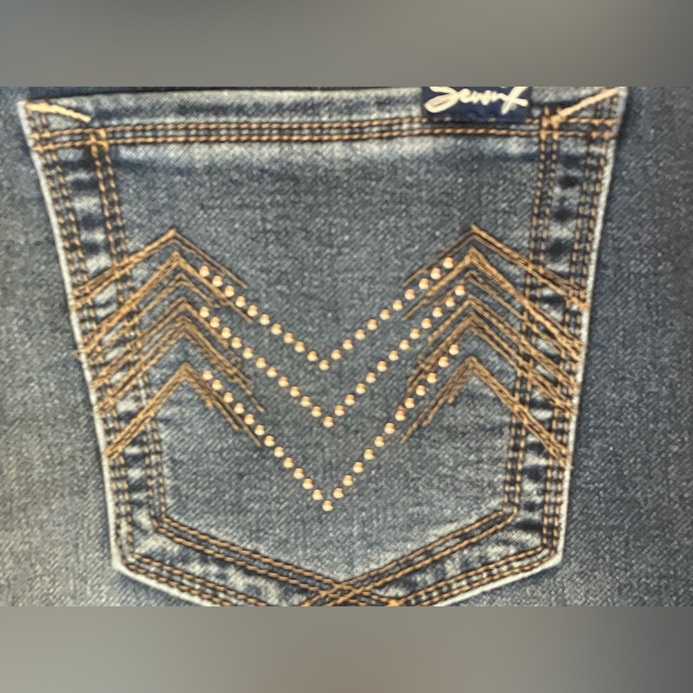 Seven7 Blue Distressed Cropped Jeans - Picture 8 of 10